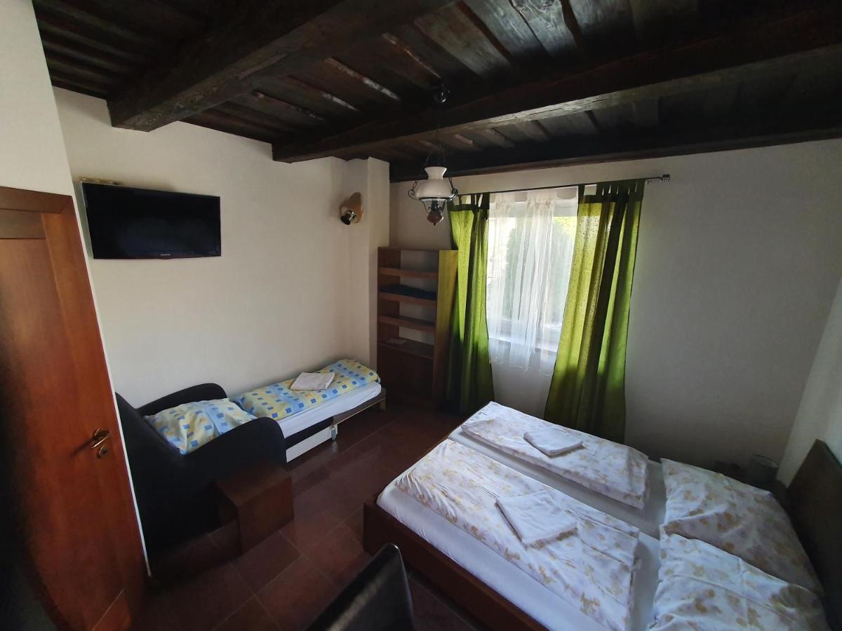 Relax Penzion U Adama Dolna Tizina ภายนอก รูปภาพ