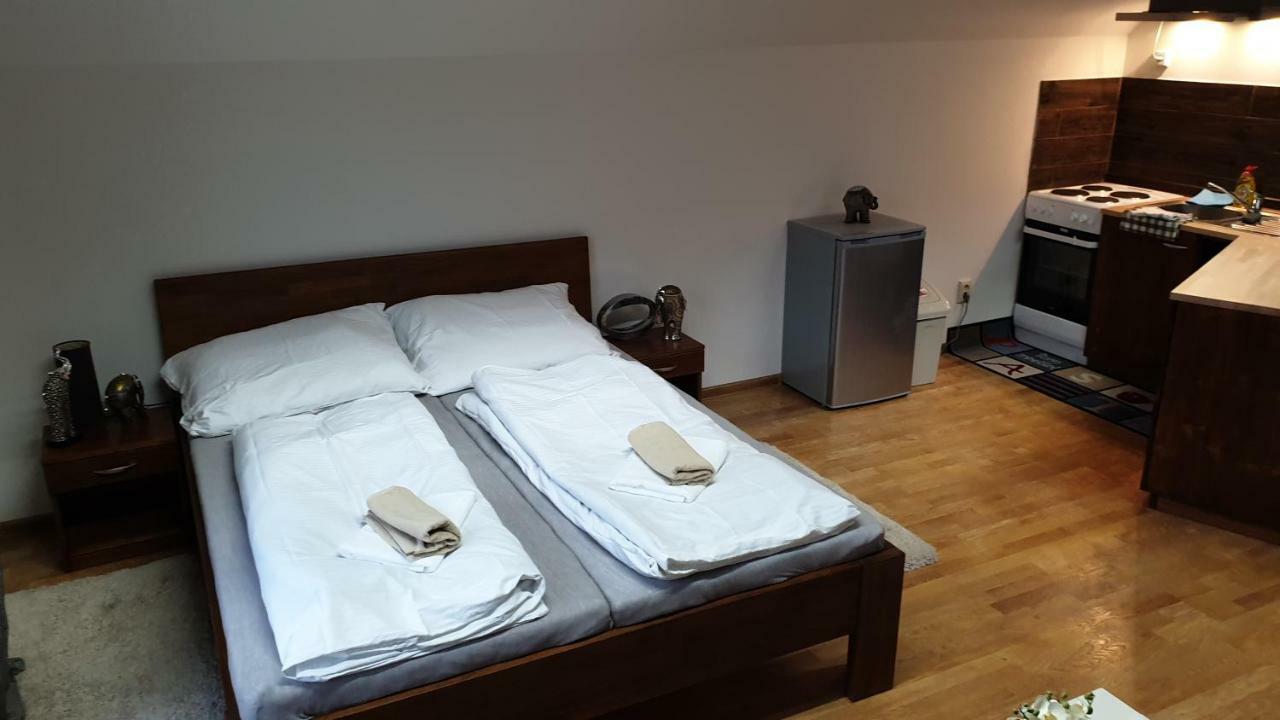 Relax Penzion U Adama Dolna Tizina ภายนอก รูปภาพ